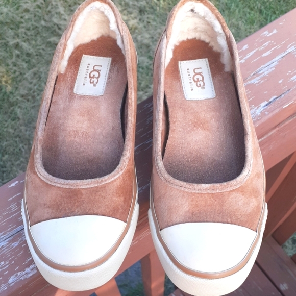 UGG suade slip ons sz 6 1/2 women - Picture 4 of 12